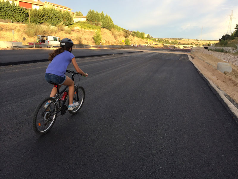 ciudad-carretera-bicicleta-el-mundo-ecologico