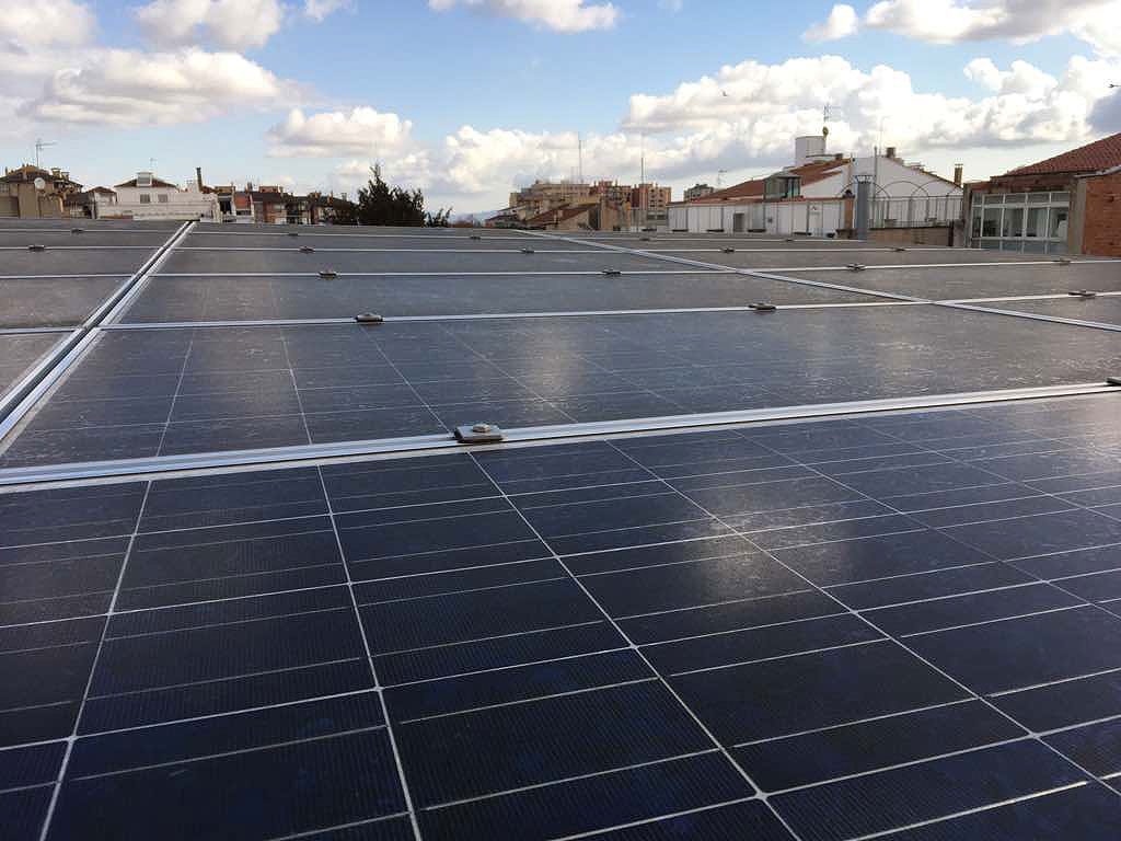 Ecooo Som Energía Alianza Francesa Sabadell Reparación de planta Foltovoltaica