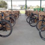 Aparcabicis parking efimero carton BTT Cambro Alpesa edición