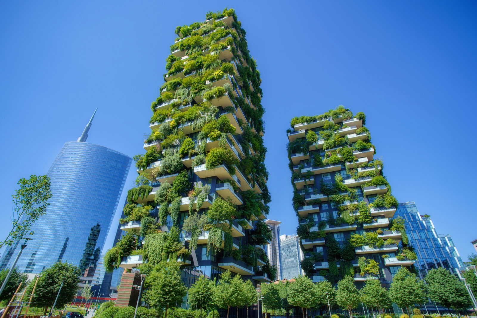 Bosco Verticale en Milán para enfrentar olas de calor. Copyright (c) 2019 Ivan Kurmyshov/Shutterstock.