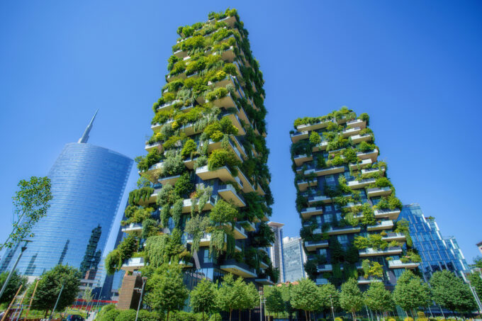 Bosco Verticale en Milán para enfrentar olas de calor. Copyright (c) 2019 Ivan Kurmyshov/Shutterstock.